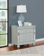 Load image into Gallery viewer, Coaster Gunnison 2-drawer Nightstand Silver Metallic