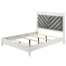 Load image into Gallery viewer, Acme Chelsie Queen Bed
