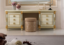 Load image into Gallery viewer, ESF Liberty Pouf