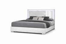 Load image into Gallery viewer, Bella Queen Bed