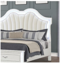 Load image into Gallery viewer, Evangeline White Queen 4 Piece