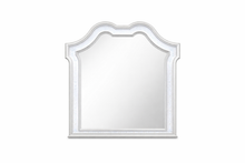 Load image into Gallery viewer, Evangeline White King 4 Piece