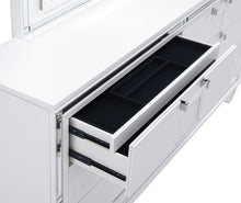 Load image into Gallery viewer, Zara White Queen 4 Piece