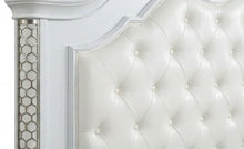 Load image into Gallery viewer, Amani Queen Bed