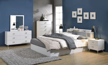 Load image into Gallery viewer, Acme Perse Queen Bed W/Storage