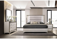 Load image into Gallery viewer, Global Furniture Zambrano White King Bed With Led