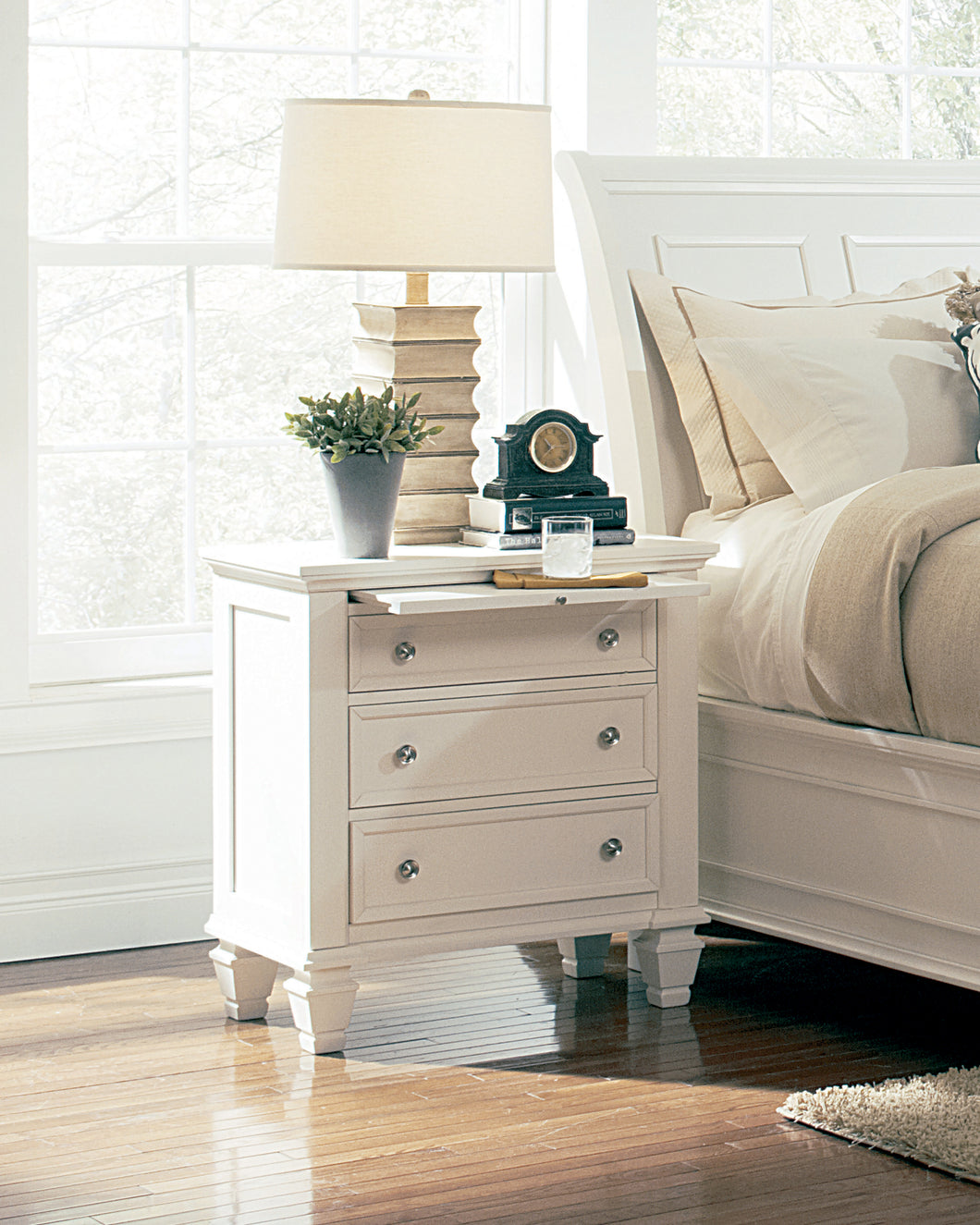 COASTER SANDY BEACH BUTTERMILK 3-DRAWER NIGHTSTAND